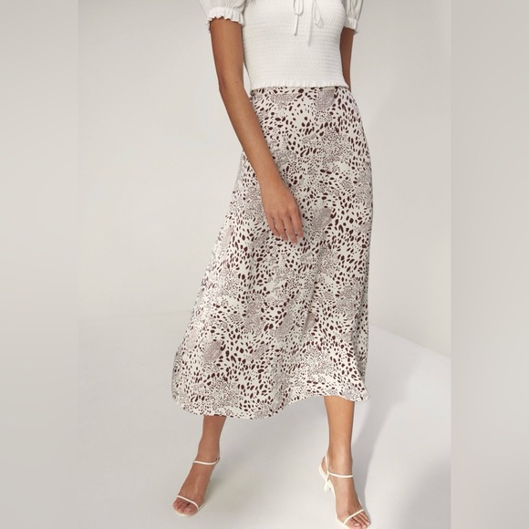 Wilfred satin leopard midi skirt - Picture 2 of 6